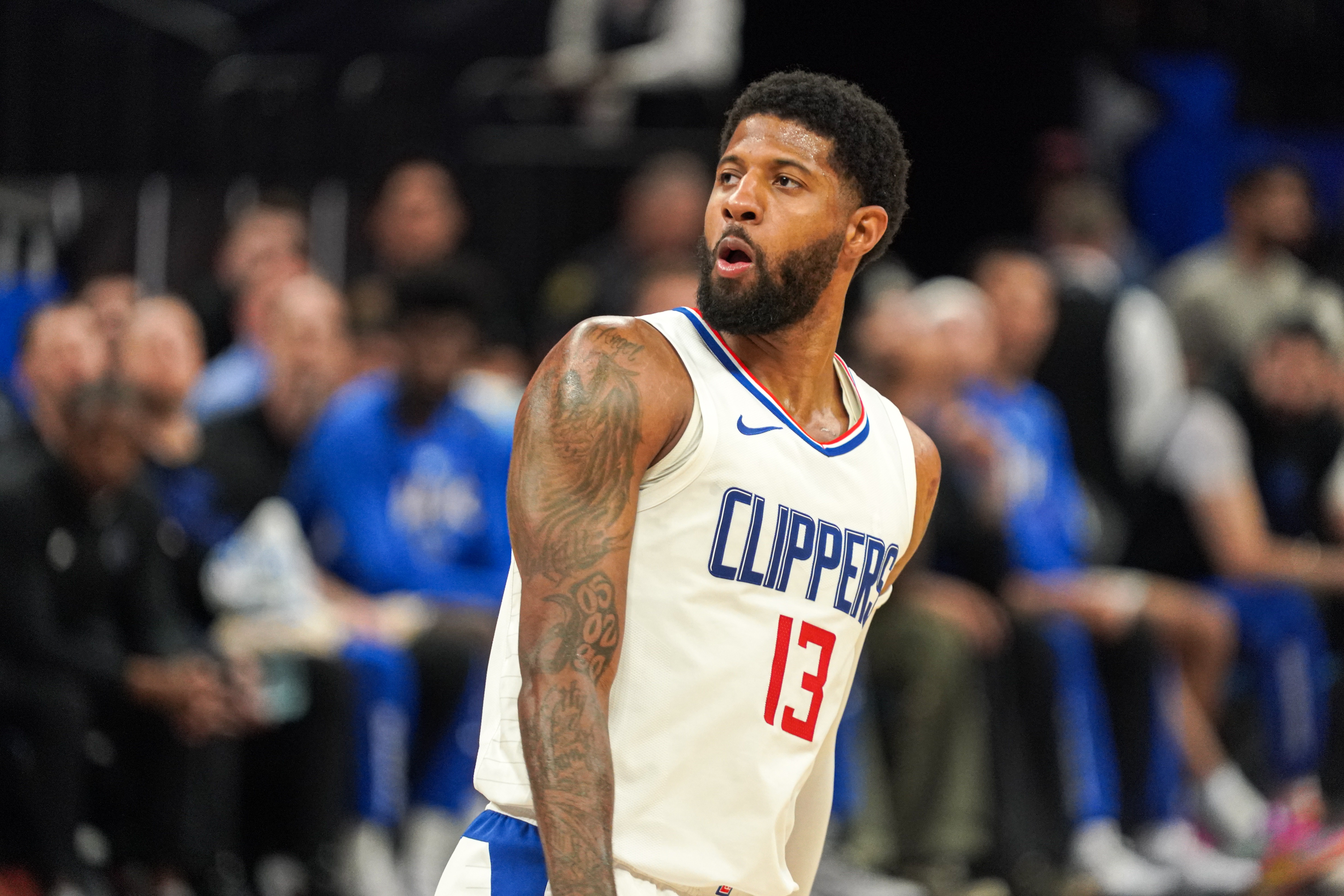 包含浓眉哥关键节点势不可挡，快船带队取胜！的词条