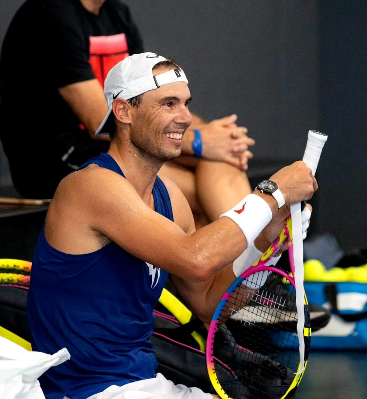 纳达尔连续十二场比赛得分超过关键助攻，日本队挑战极限！(纳达尔击中女球童完整版)