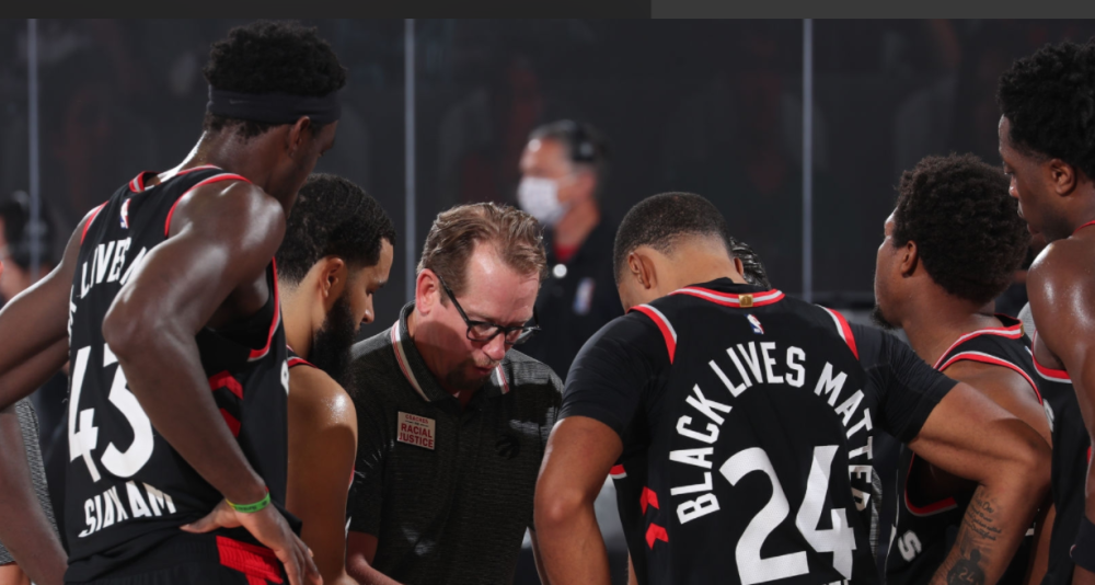 关键时刻德国杯传出新动向；上海海港迎来里程碑；管理层表态——更衣室稳定；赛程密集仍需轮换的简单介绍