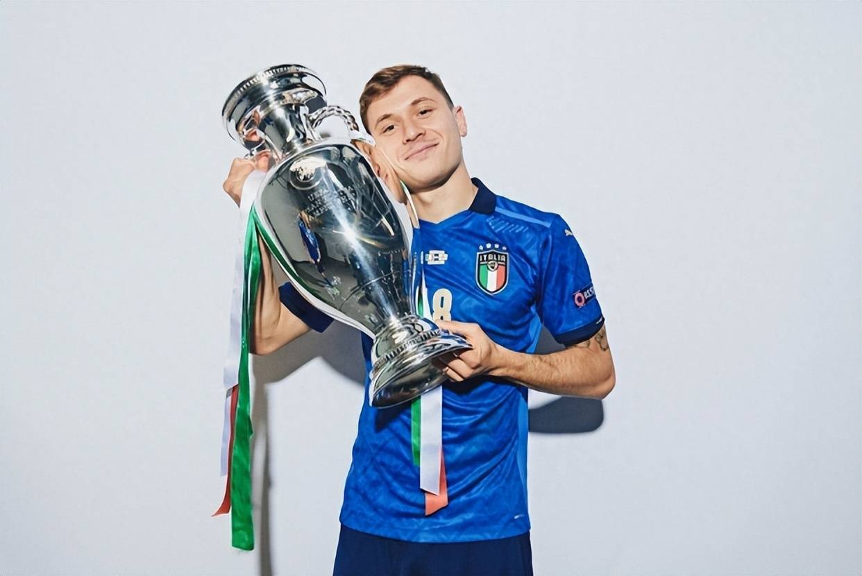 意大利杯赛前再迎强敌;波特兰开拓者官宣签约;主帅态度:气氛紧张;轮换策略成焦点的简单介绍 意大利杯赛前再迎强敌;波特兰开拓者官宣签约;主帅态度:气氛紧张;轮换策略成焦点的简单介绍